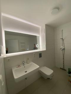 Premium and city close, Top transport links - 6