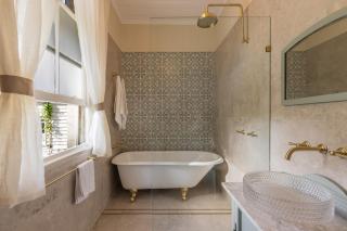 Spacious Inner city heritage home - 4