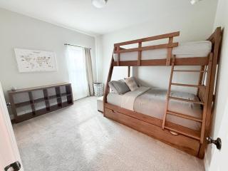 Luxury 5BR Retreat I Resort Access Near La Cantera - 1