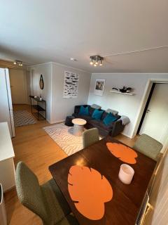 Welcome to the apartment with the orange door - 9