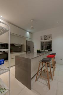 Colombo Airport Transit Boutique Villa by Celestial Ceylon - 7