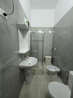 Amar's Apartment - 6 Guests, 2 Rooms, Durres Beach - 6