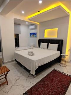 My Palace Villa Heated Pool - 5