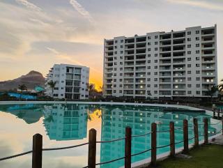 Apartment with lagoon view mas amenities - 0