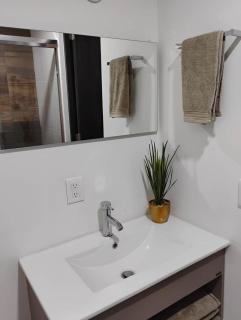 Apartment with balcony overlooking the lagoon, beach and poo - 2