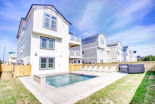 4059 - Bikinis Martinis - Kitty Hawk - 4