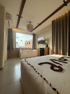 Voyage On The Spot - 4