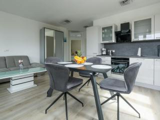Apartment MA Premantura Luxus Apartment Nr- 2 mit Meerblick und Parkplatz für 2-2 Persone by Interhome - 5