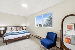 Hilltop Seattle Retreat - views & Parking - 3