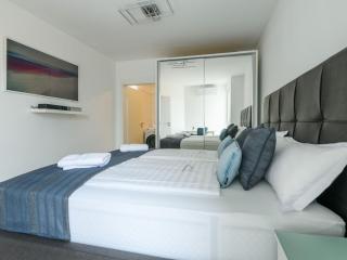 Apartment MA Premantura Luxus Apartment Nr- 3 mit Meerblick und Parkplatz für 2-2 Persone by Interhome - 4