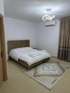 Prestige Lakeview Apartment Tirana - 2