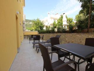 Apartment Gemütliche Ferienwohnung in Baška mit gemeinsamem Pool und Grill by Interhome - 2