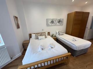 Holiday Home Hot Tub & Sauna - 2