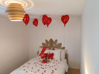 Modern & fully-equipped two-room apartment with private patio - 2