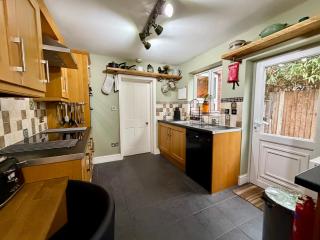 Smart & Comfortable 3-bedroom Victorian house - 2