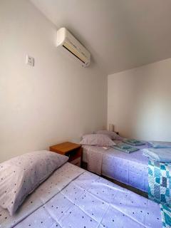 Sobrado INTEIRO com todas as comodidades e ótima localização - 2