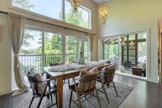 4-BR Villa on the Lake with hot tub near Tremblant - 1