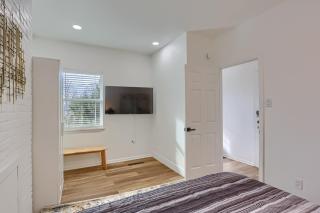 Modern and Stylish Two Bedroom Apartment in Pittsburgh with Parking - 8