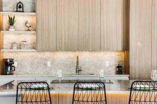 Up to 10 Guests! Design District Villa - 5