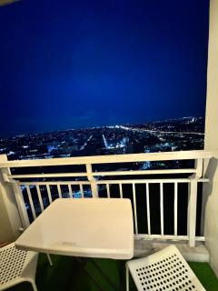 Studio Unit with Balcony at The Celandine QC - 4