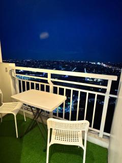 Studio Unit with Balcony at The Celandine QC - 2