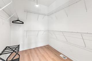 3100 SF 2 en suites, dedicated theatre-game room - 8