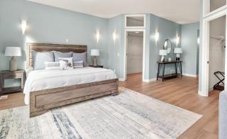 3100 SF 2 en suites, dedicated theatre-game room - 4