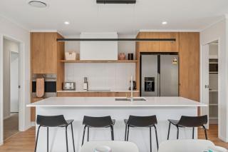 Life on the Rise - 4 Bed 2 Bath Ride to Redwoods Forest - 1