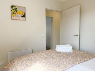 Modern Home Canal Berwick - 4