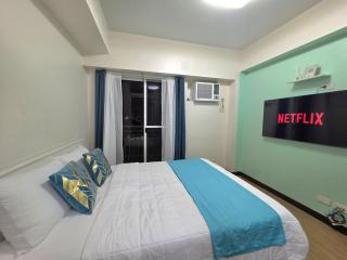 Minimalist Apartment with Queen size Bed at The Celandine - 7