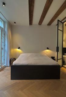 The Design apartment with canal-view - 1