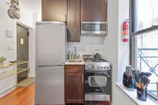 Chic East Village 1BDR Fast WiFi New Bathroom Netflix Discounts for Long Term Stays - 2