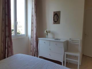 Spacious family home with countryside views - 6