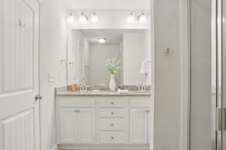 Bright Modern Beach Getaway - 8