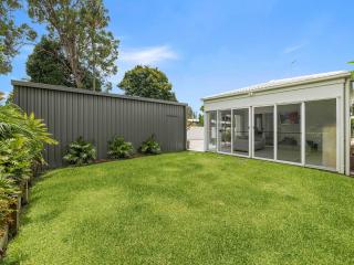 Spacious Coastal Retreat in the Heart of Maroochydore - 5