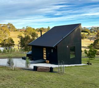 Architecturally Designed Rural Retreat 3 bedroom HOUSE and or 1 bedroom CABIN with more than 150 five stars rating - 5