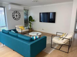 Halls Head Beach Hideway - 3