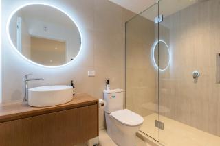 Nelson Harbour Light Waterfront Apartment - 2