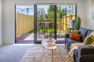 Serenity in the City Centre Sleeps 6, has carpark - 2