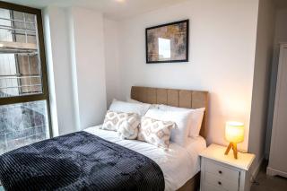 Fabulous 2 Bedroom Apartment in Central Manchester - 9