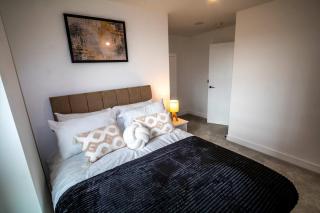 Fabulous 2 Bedroom Apartment in Central Manchester - 2