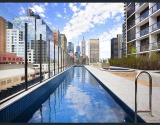 Modern CBD 2BR Free Parking & Stunning City Views - 6