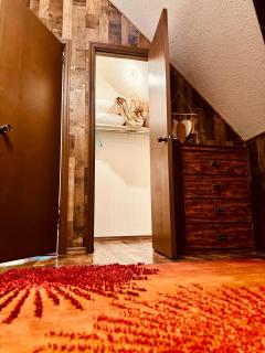 Cozy Cabin - 6