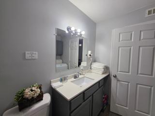 The Magic City Apt 2BR Cozy Birmingham Stay - 9