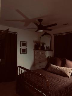 King suite and Hot Tub near the Greene - 7