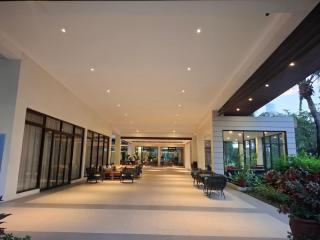 Cozy Hotel-Style Abode by Resari - 5