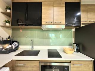 Stylish Low-Floor 2-Bedroom Sea-View Condo at Dusit Grand Condo View - 5