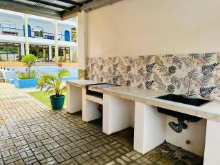 Aina Hannah Family Resort - 9