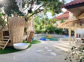 3BR Family Pool Villa with Lounge & Billiard near Beach - 0