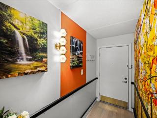 Modern Mtn Retreat Patio & Cozy Fall Vibes - 6